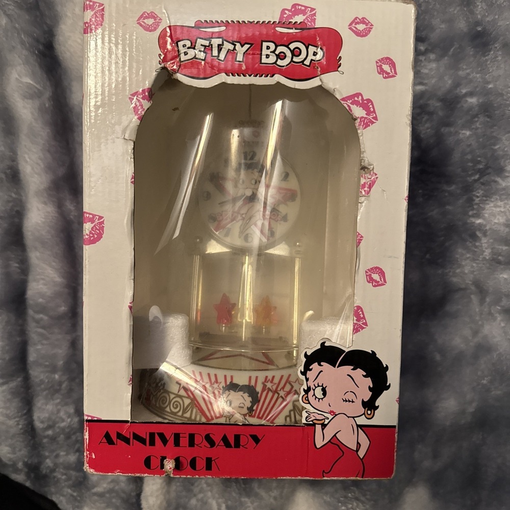 Betty Boop Star Porcelain Anniversary Clock w/Glass Dome Rare Variant